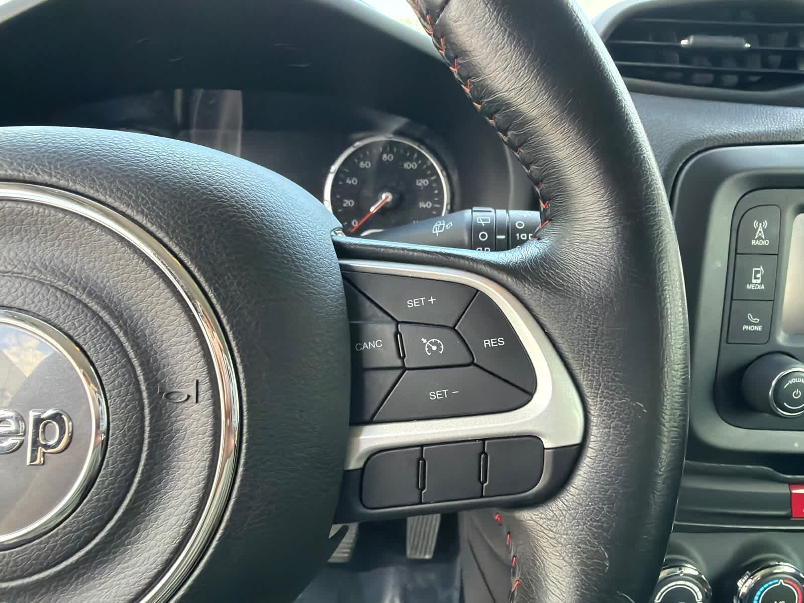 Thumbnail: 2017 Jeep Renegade - 21