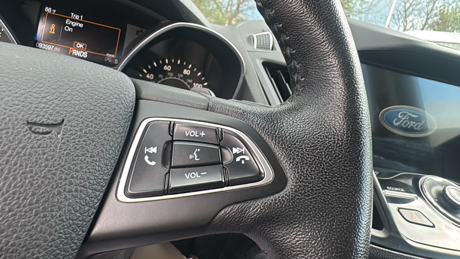 Thumbnail: 2017 Ford Escape - 20