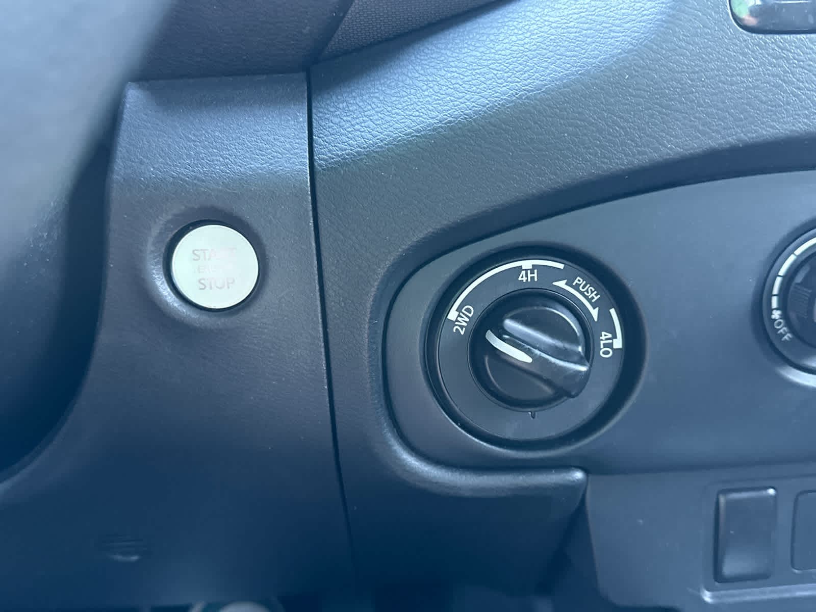 Thumbnail: 2022 Nissan Frontier - 23