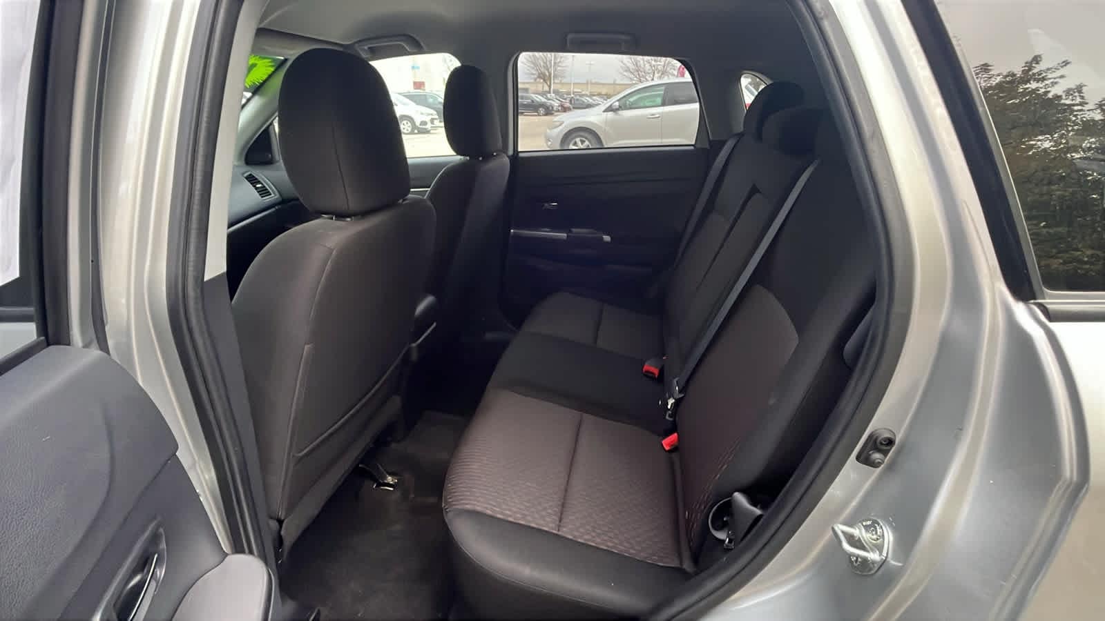 Thumbnail: 2019 Mitsubishi Outlander Sport - 12