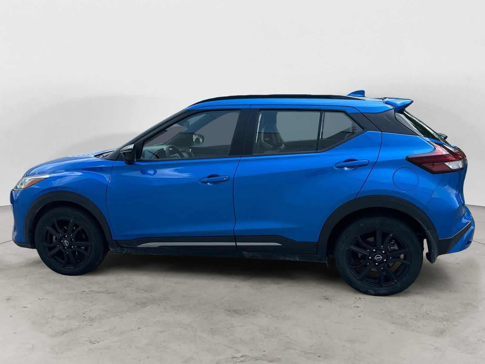 2022 Nissan Kicks SR 3
