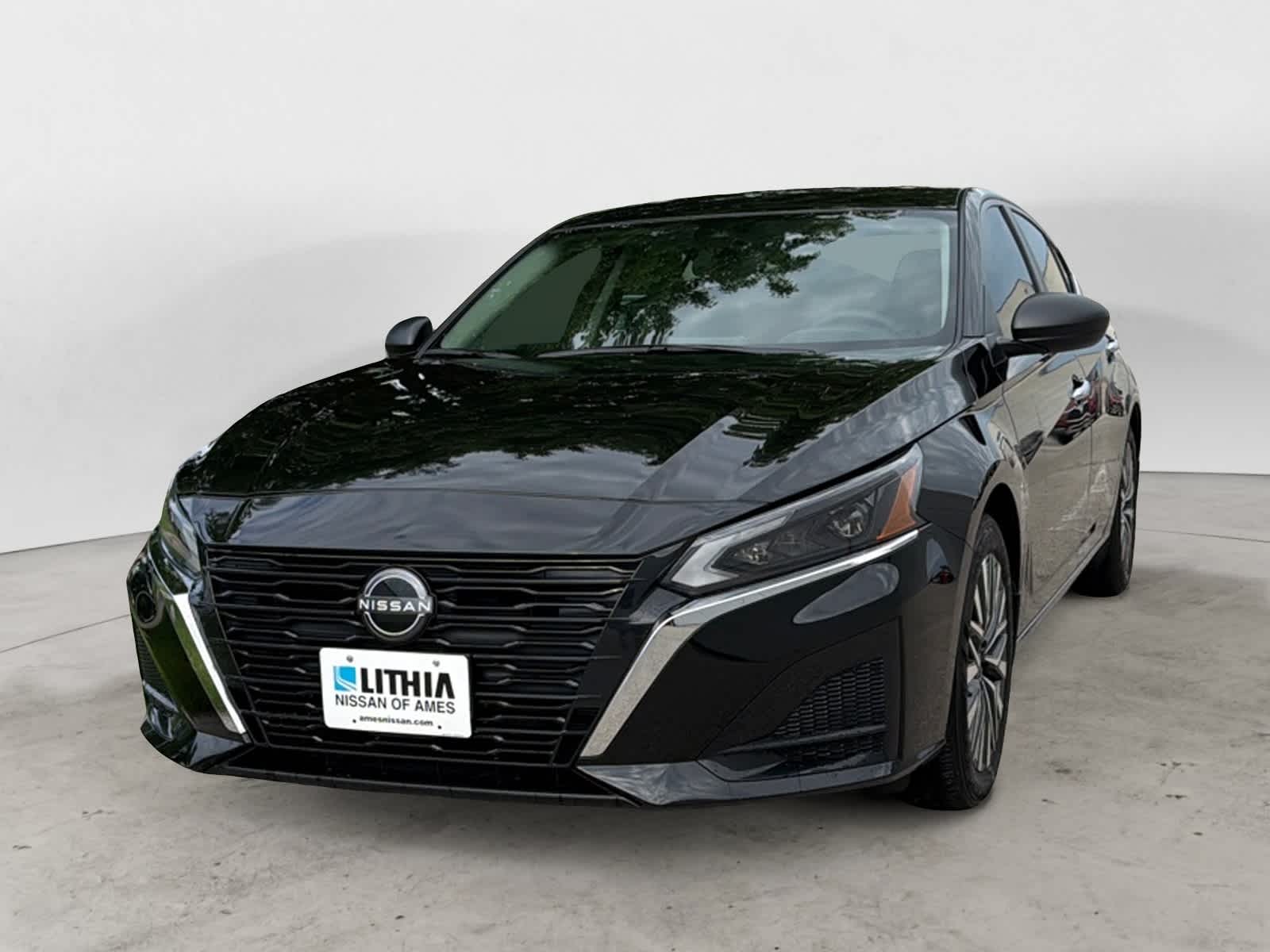Thumbnail: 2024 Nissan Altima - 1