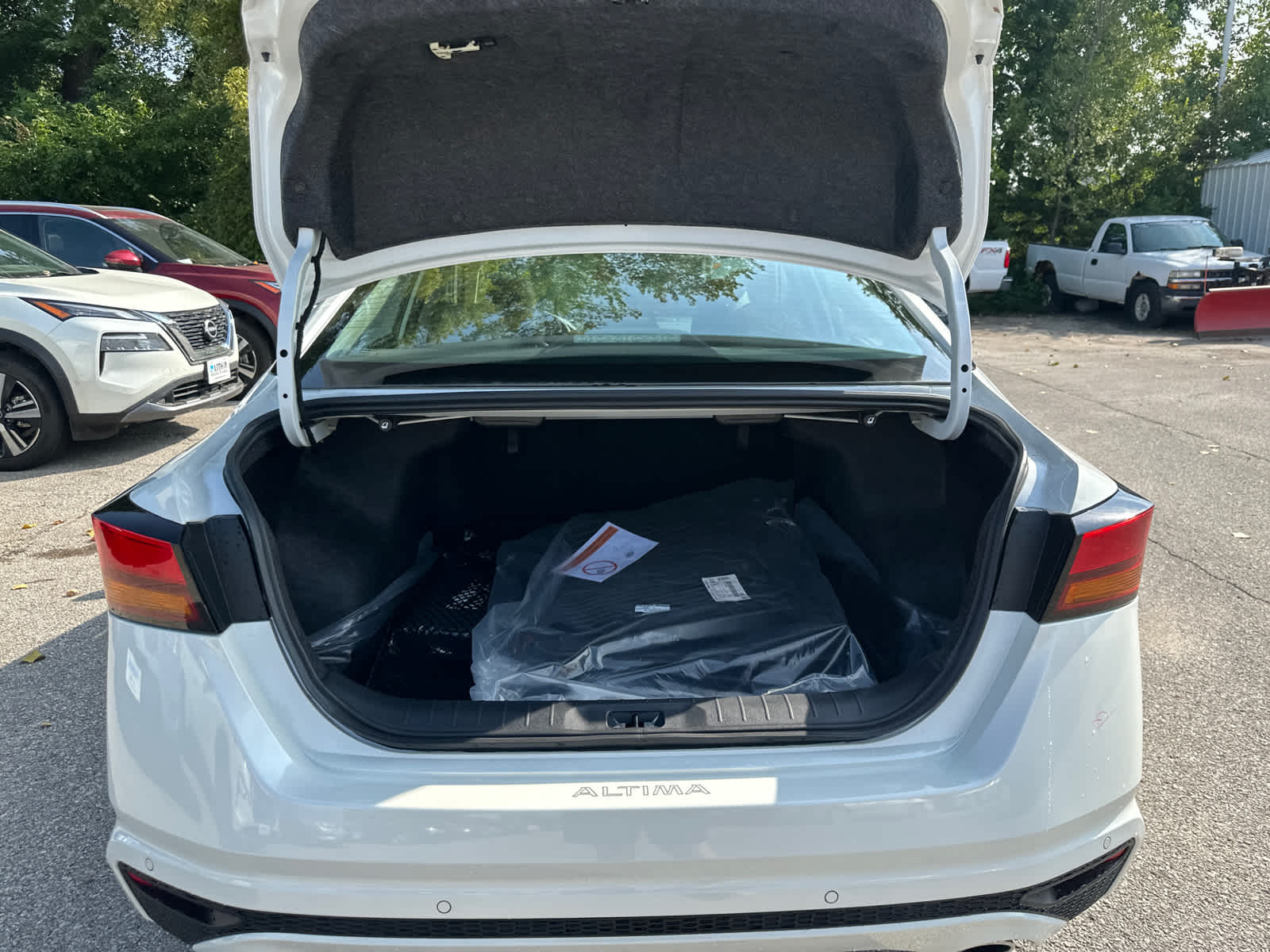 Thumbnail: 2025 Nissan Altima - 9