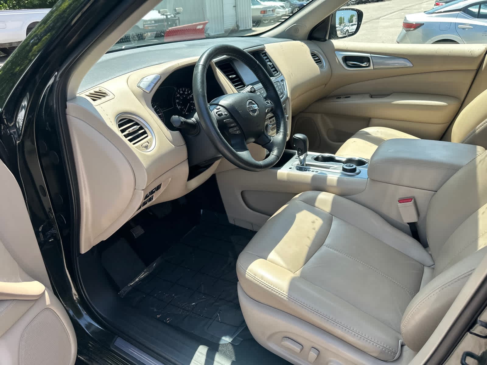 Thumbnail: 2018 Nissan Pathfinder - 17