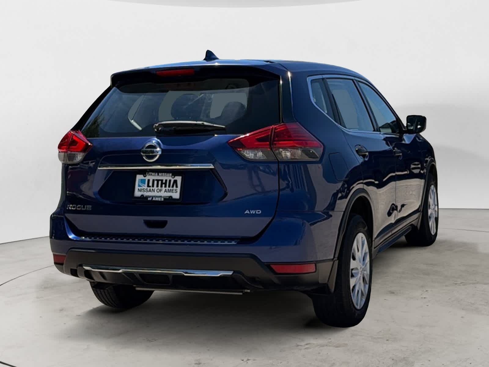 Thumbnail: 2017 Nissan Rogue - 4