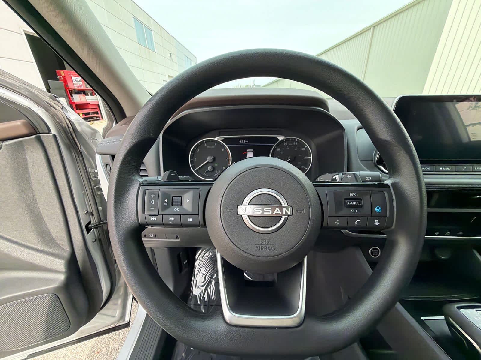 Thumbnail: 2023 Nissan Rogue - 21