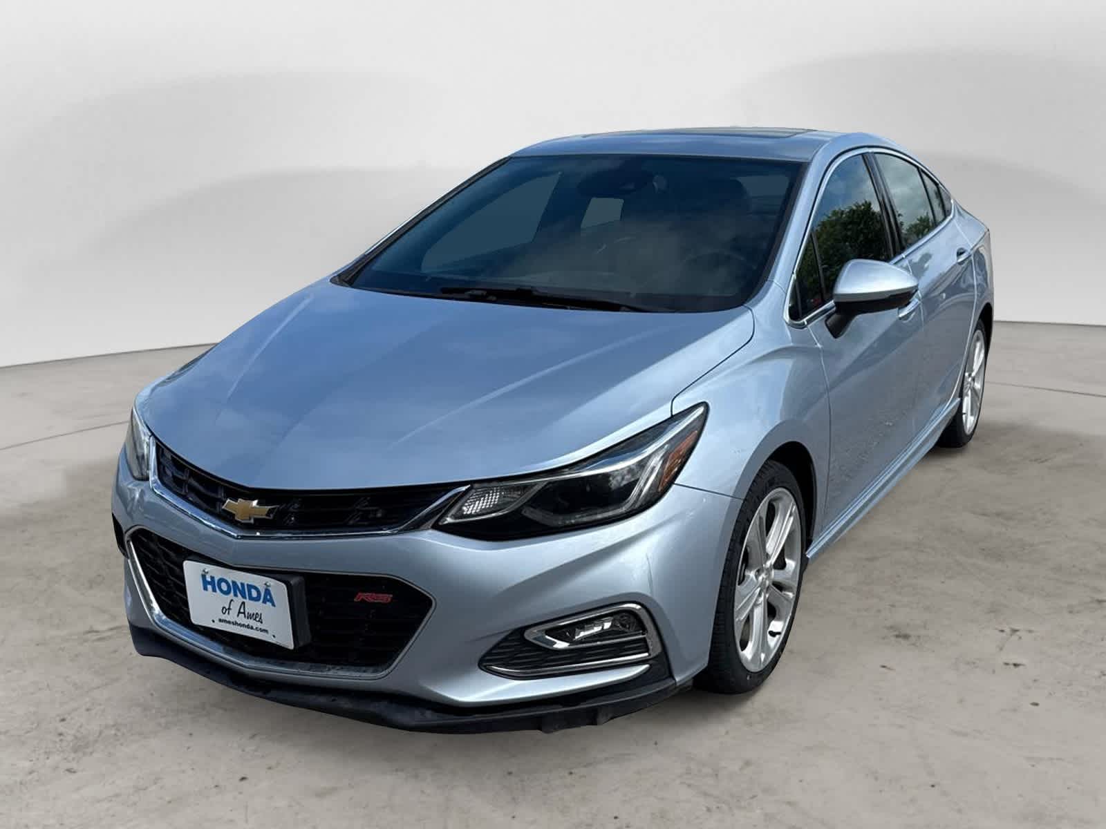Thumbnail: 2017 Chevrolet Cruze - 1