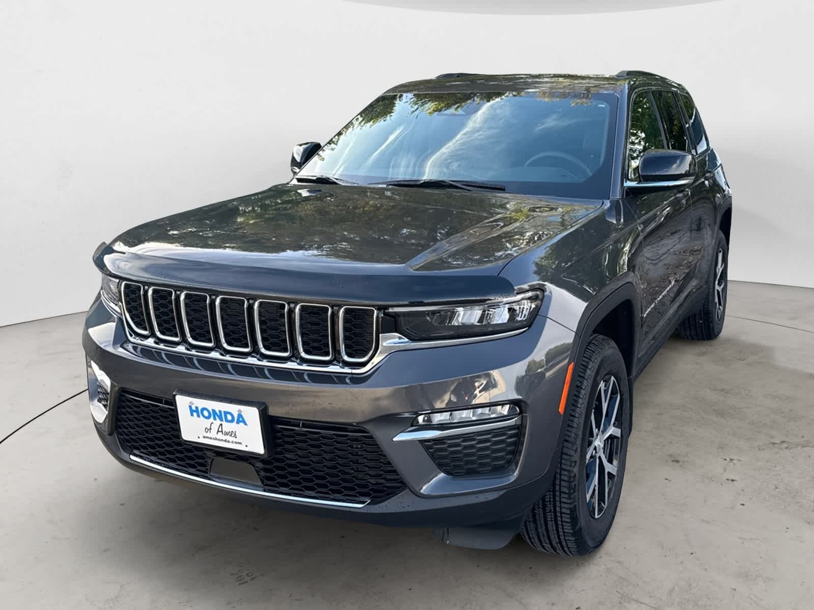 2025 Jeep Grand Cherokee Limited's photo