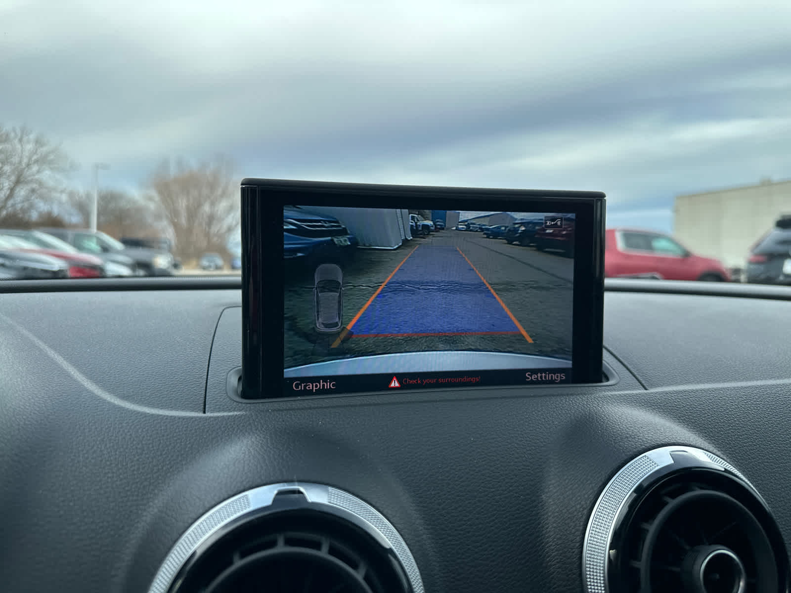 Thumbnail: 2016 Audi A3 e-tron - 26