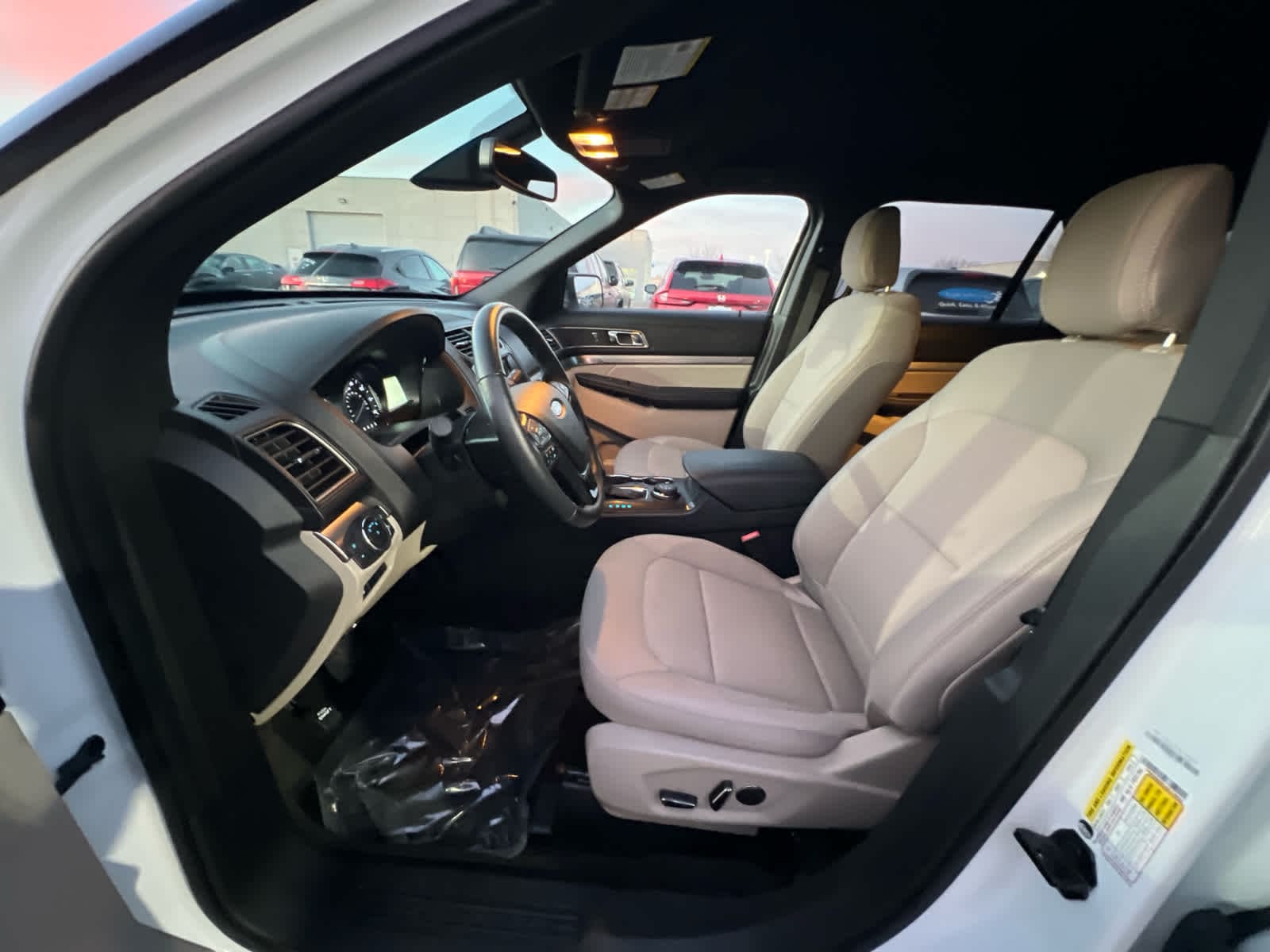 Thumbnail: 2018 Ford Explorer - 15