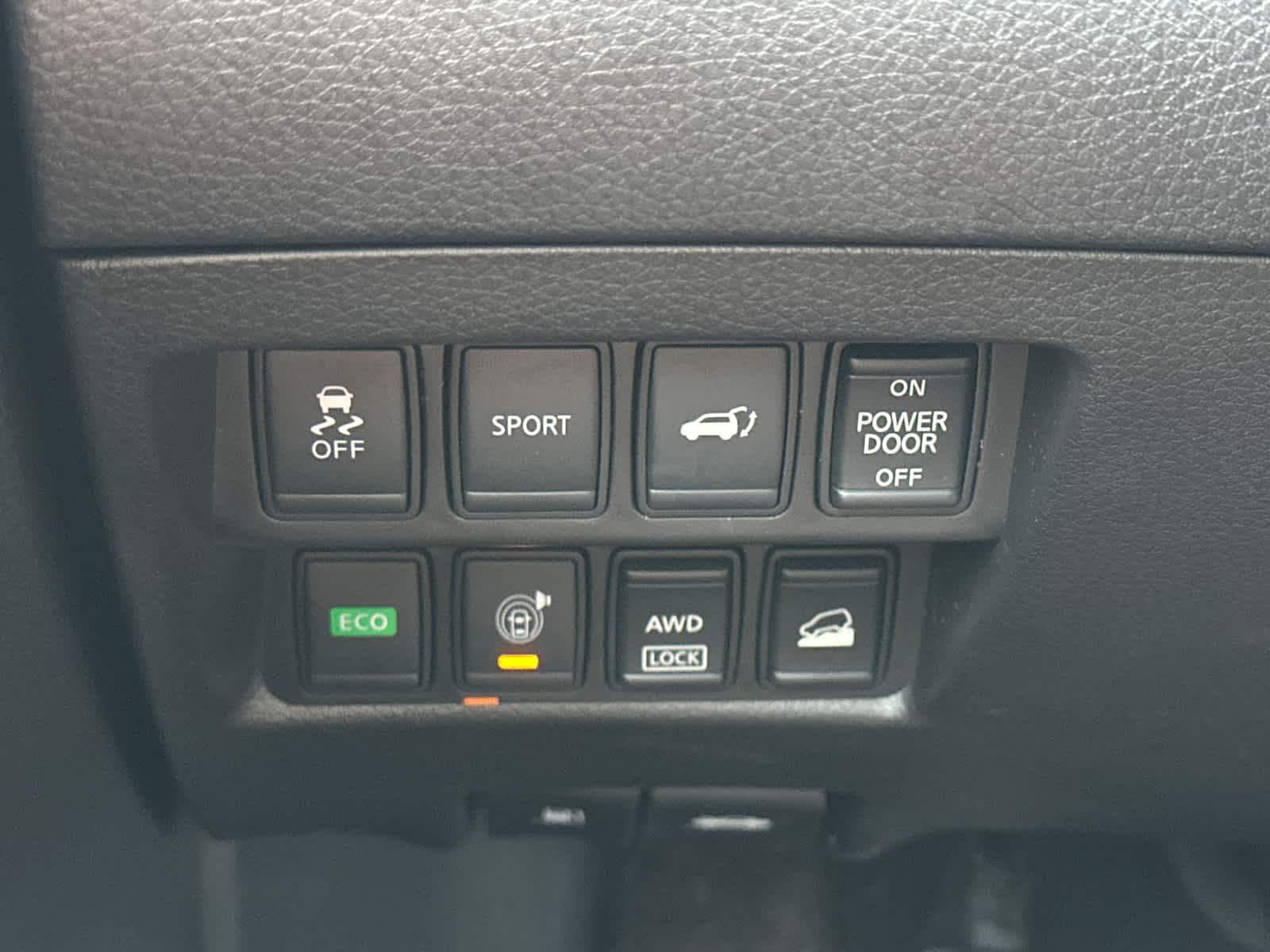 Thumbnail: 2015 Nissan Rogue - 20