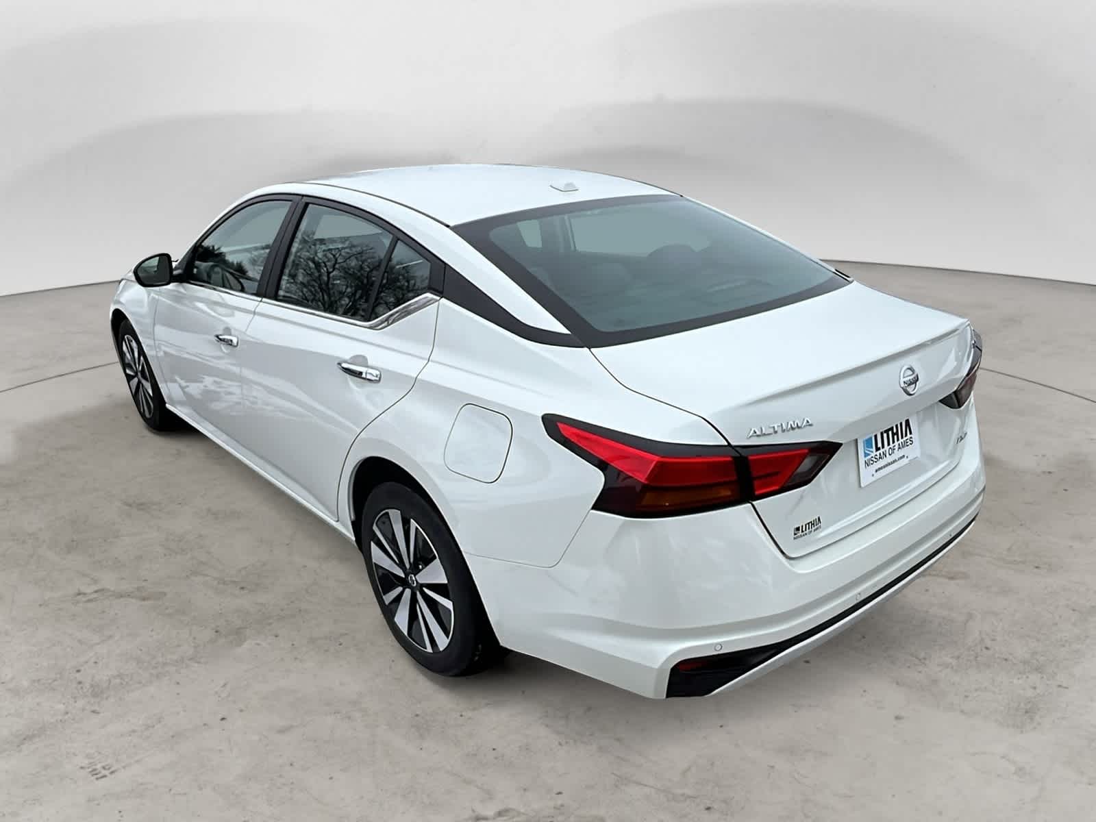 Thumbnail: 2022 Nissan Altima - 4