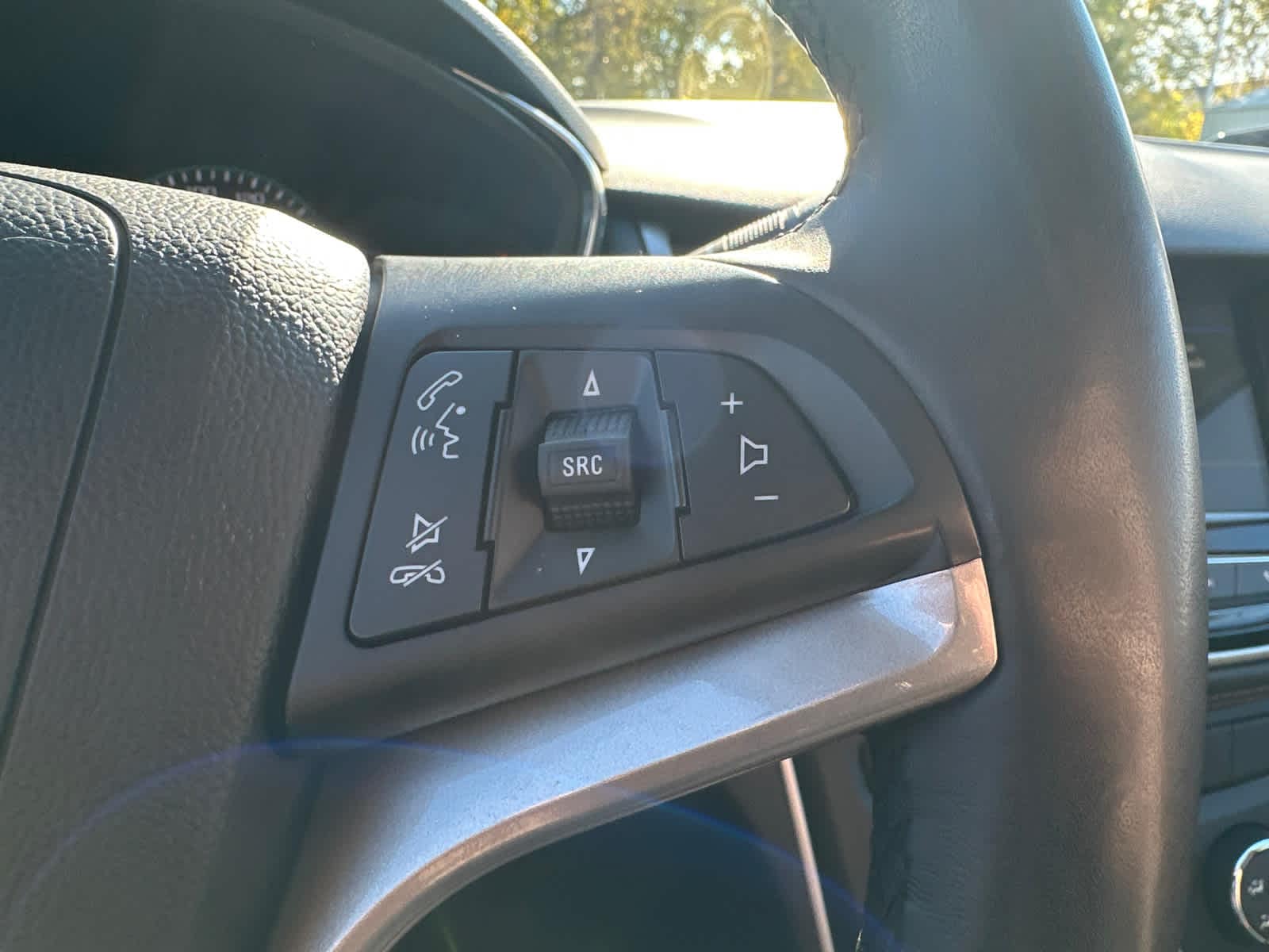 Thumbnail: 2019 Chevrolet Trax - 18