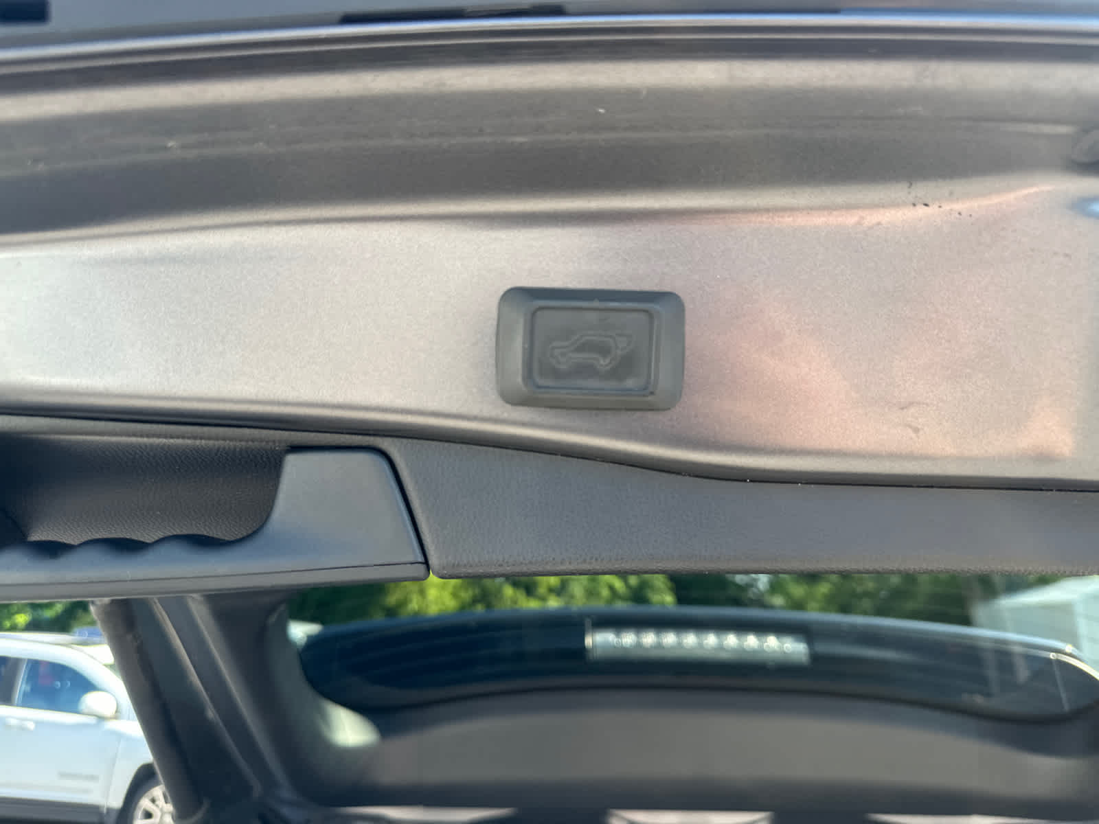 Thumbnail: 2019 Toyota RAV4 - 10