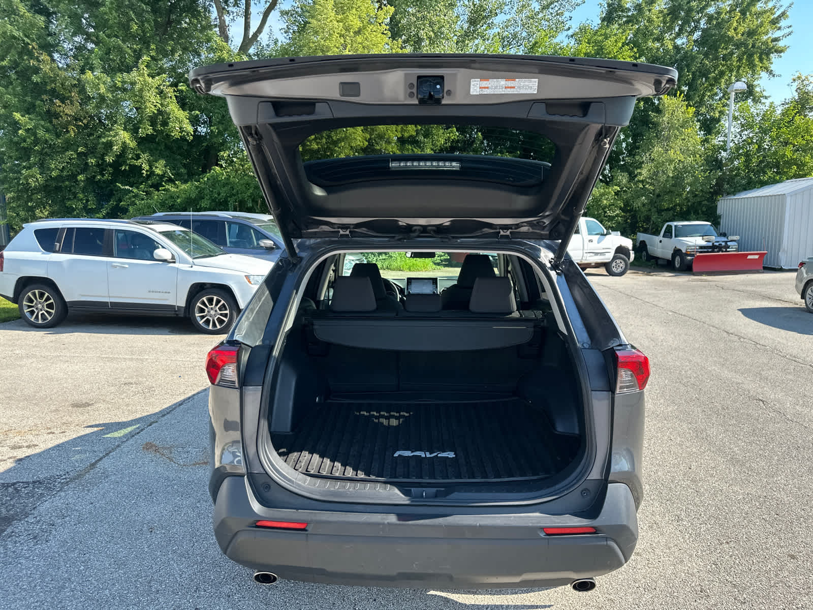 Thumbnail: 2019 Toyota RAV4 - 9