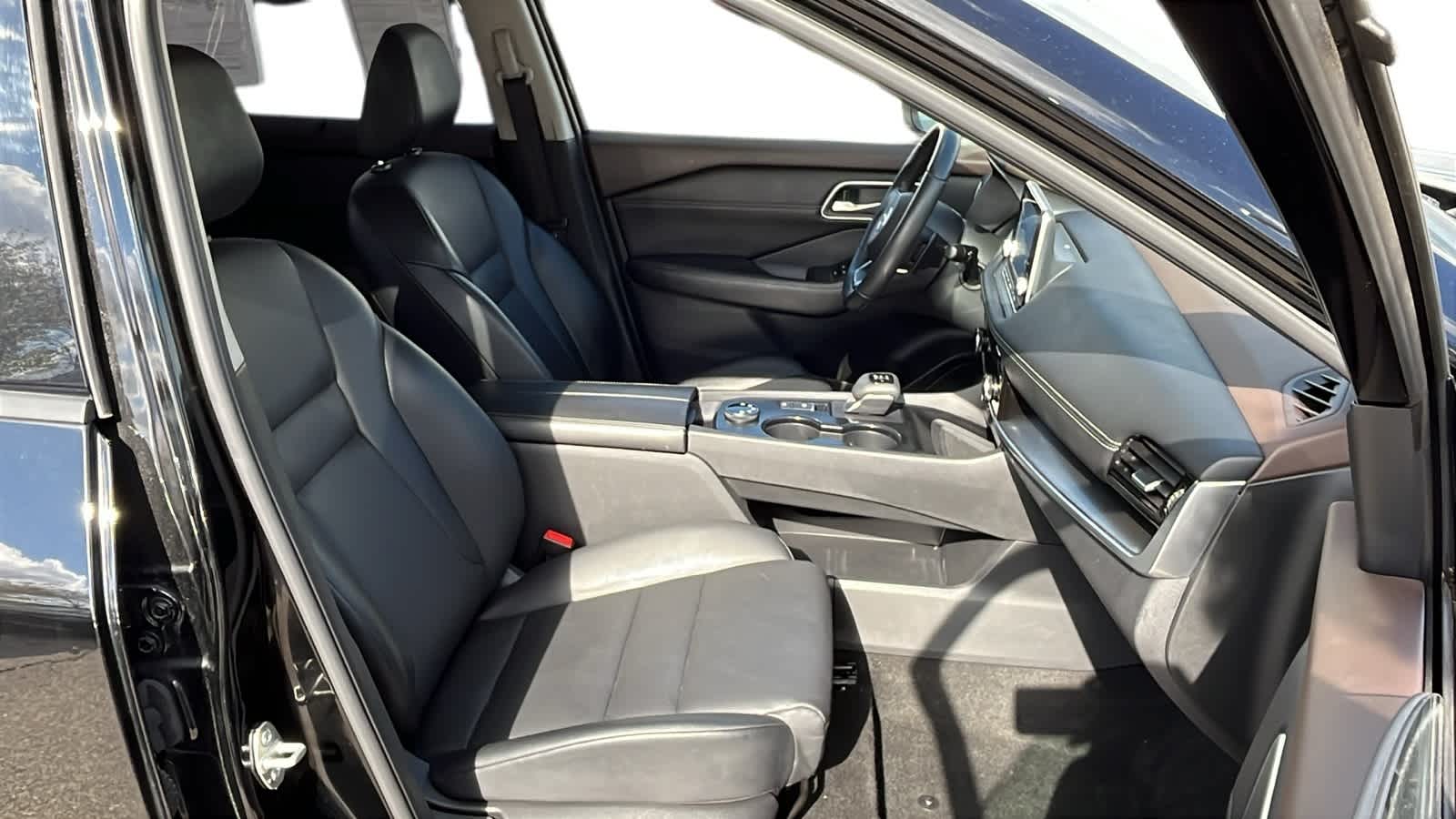 Thumbnail: 2021 Nissan Rogue - 6