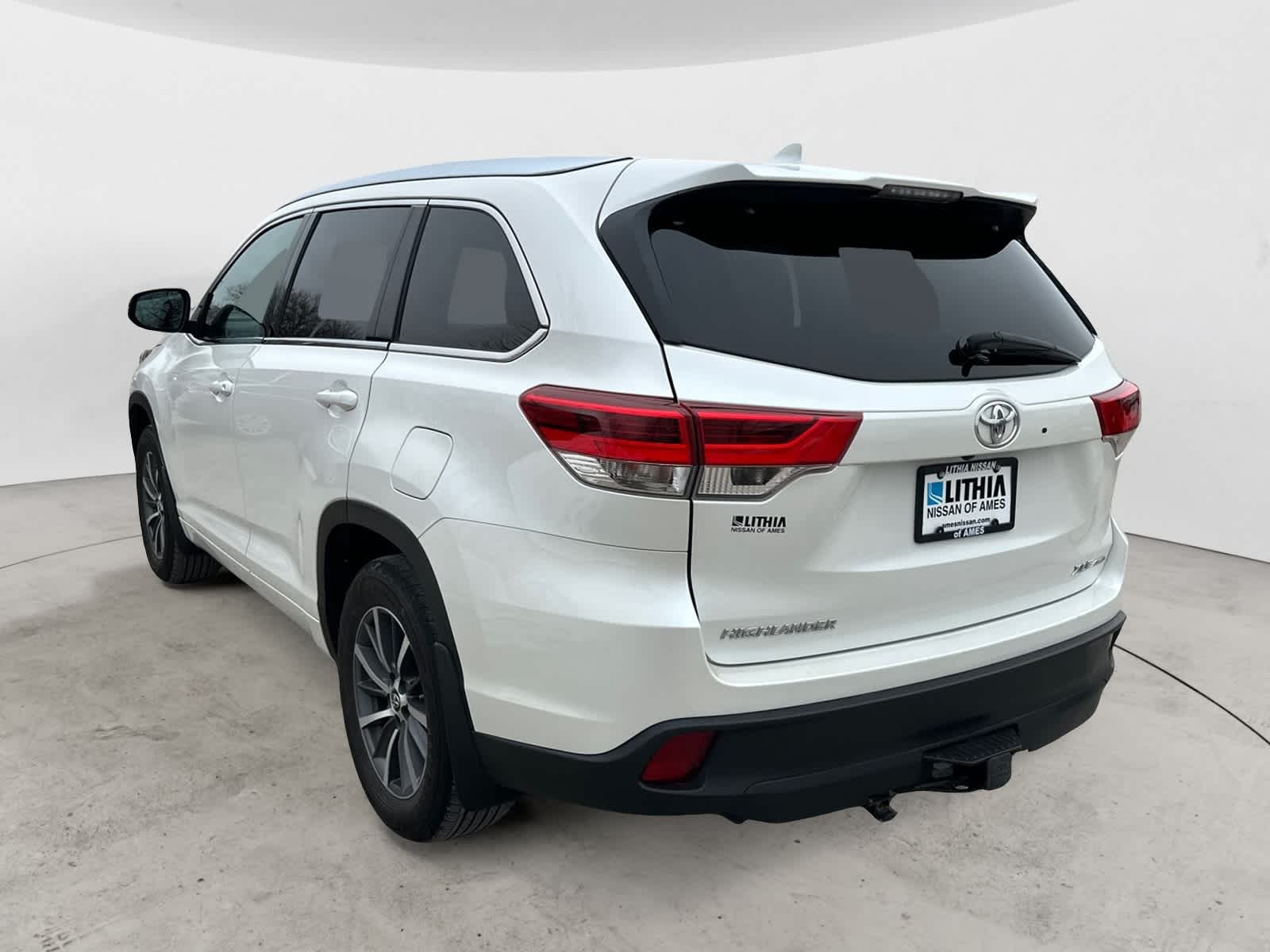 Thumbnail: 2018 Toyota Highlander - 2