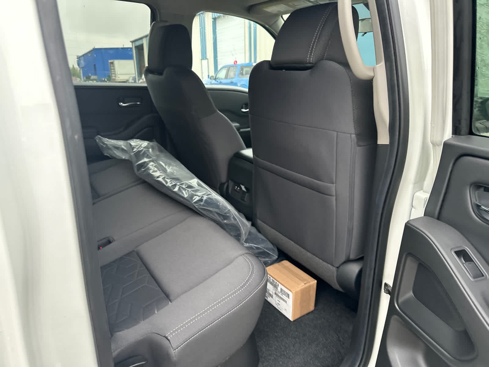 2025 Nissan Frontier SV 10