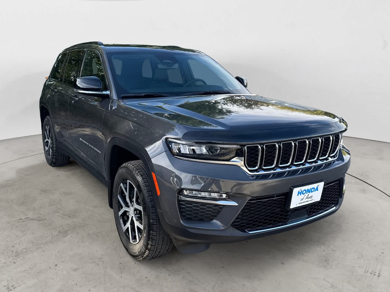 Thumbnail: 2025 Jeep Grand Cherokee - 6