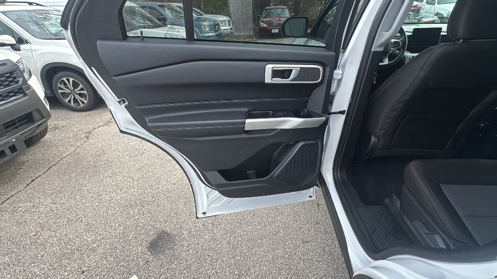 Thumbnail: 2023 Ford Explorer - 14