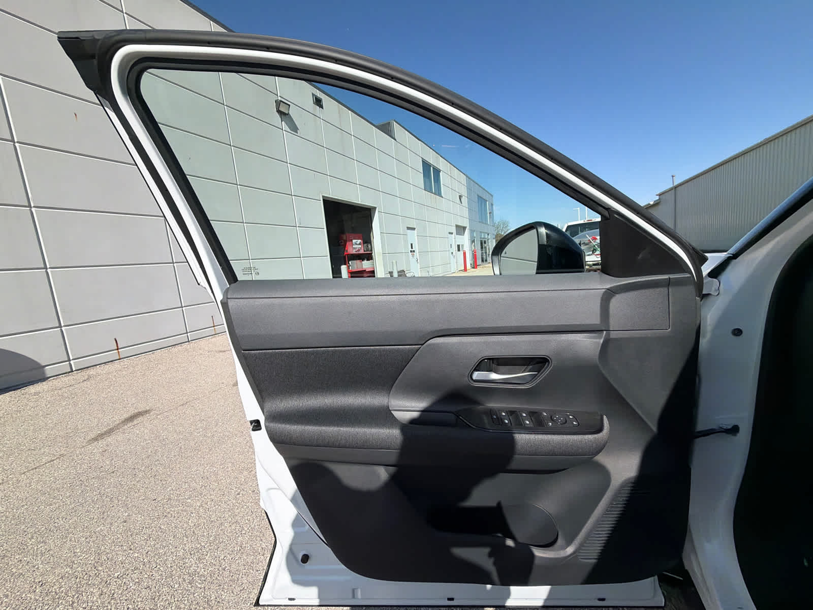Thumbnail: 2026 Nissan Kicks - 16