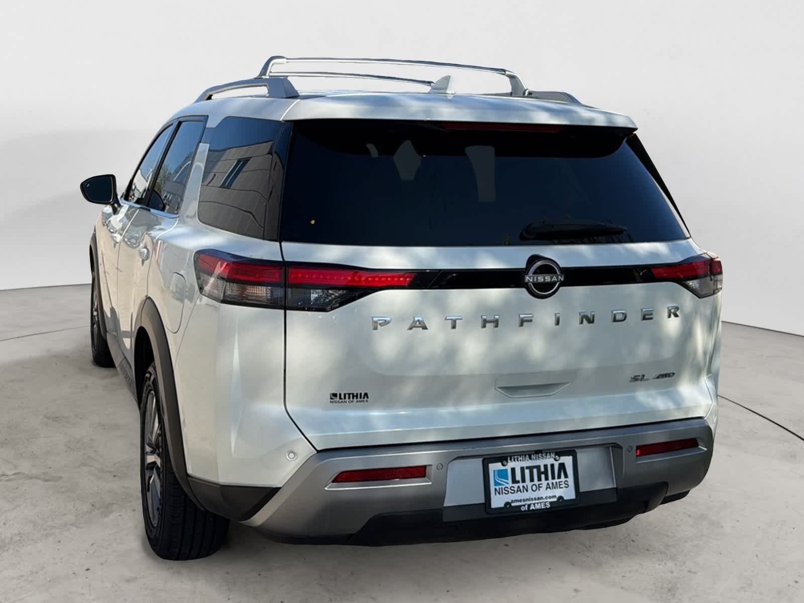 Thumbnail: 2023 Nissan Pathfinder - 3