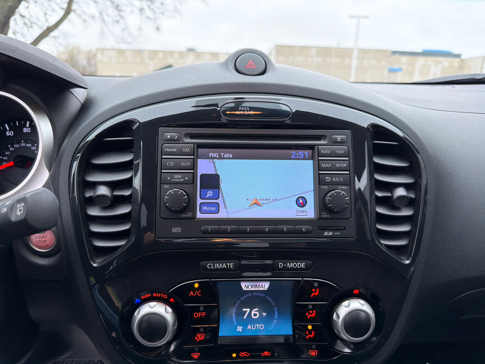 Thumbnail: 2013 Nissan Juke - 23