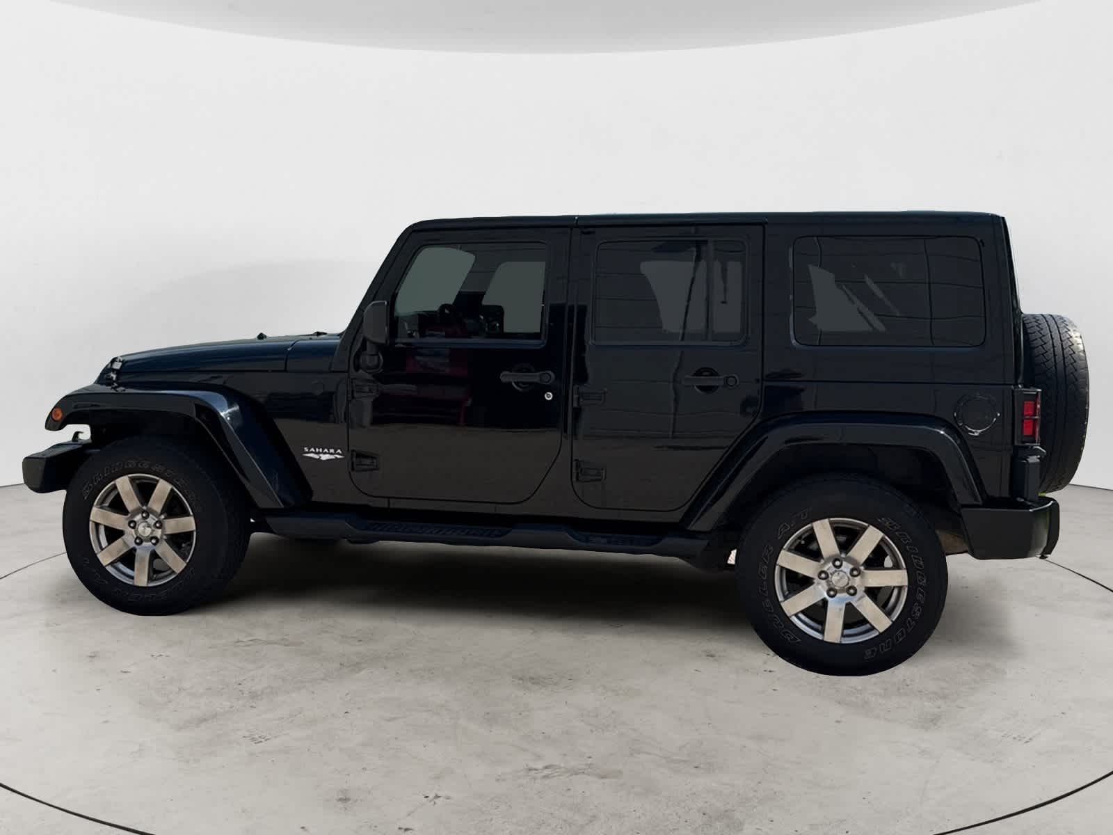 Thumbnail: 2013 Jeep Wrangler - 3