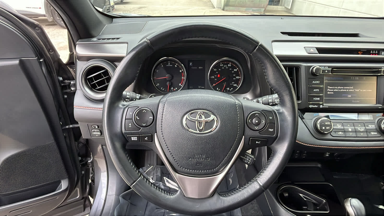 Thumbnail: 2018 Toyota RAV4 - 17