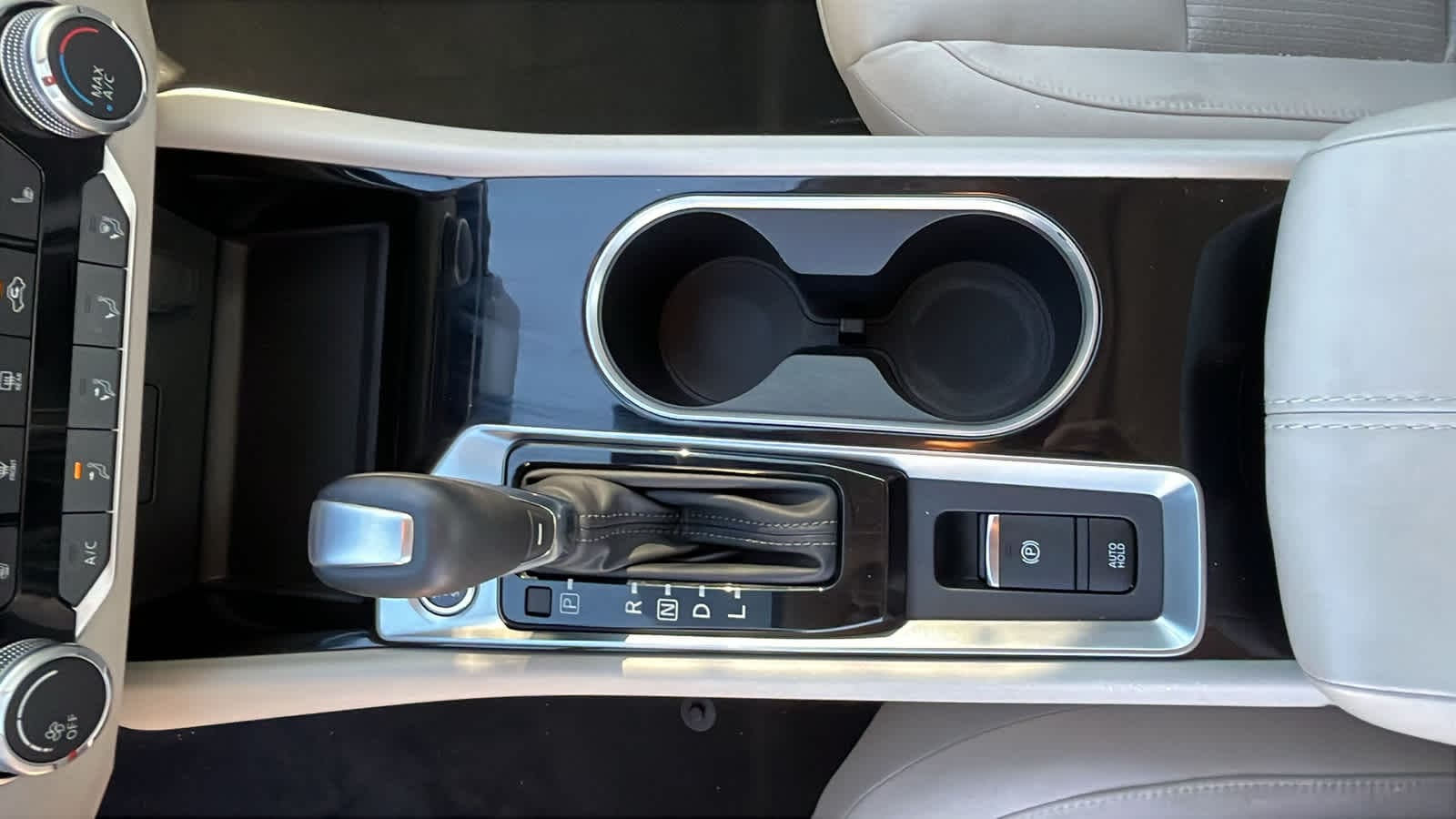 Thumbnail: 2022 Nissan Altima - 19