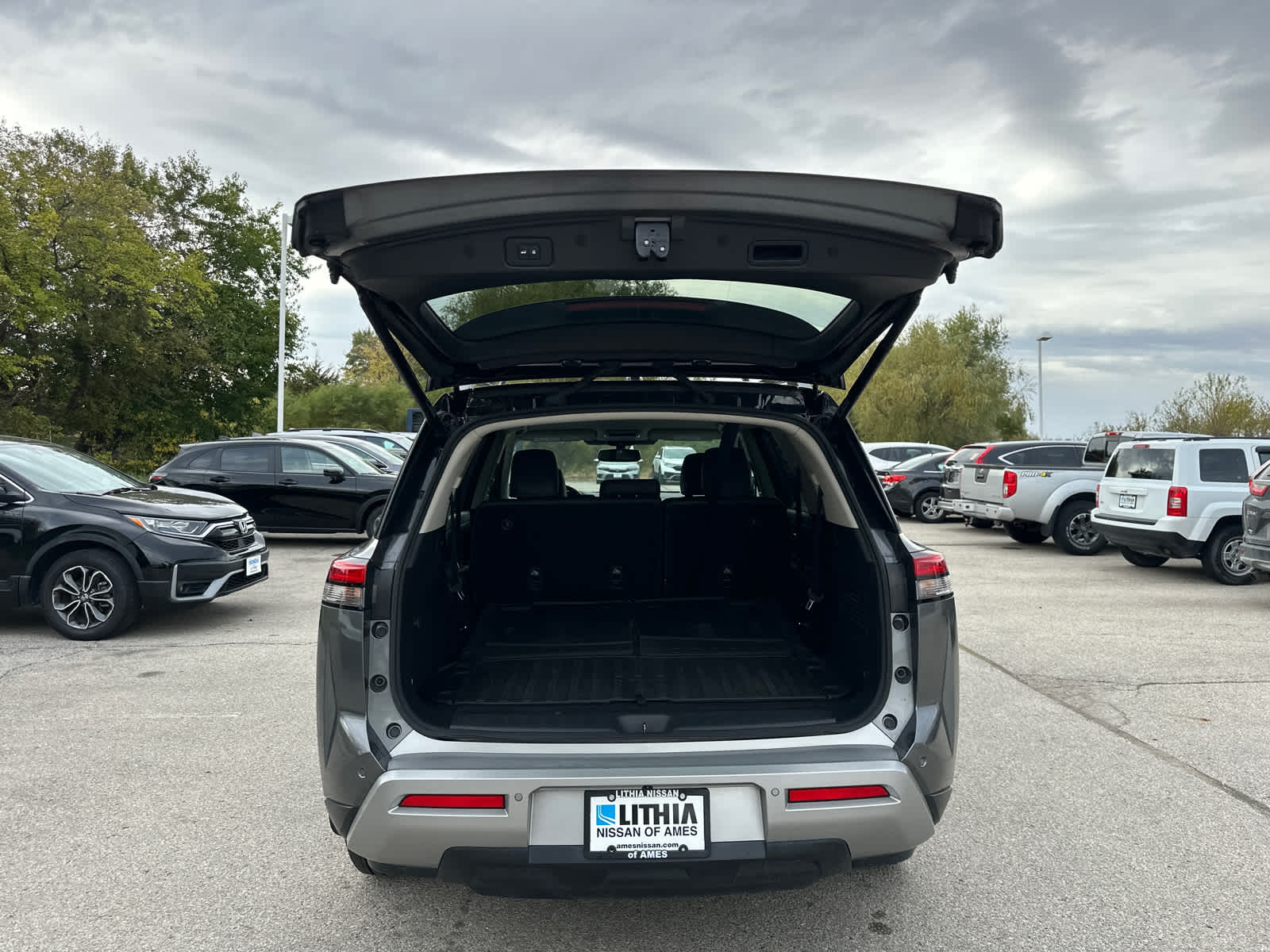 Thumbnail: 2022 Nissan Pathfinder - 10