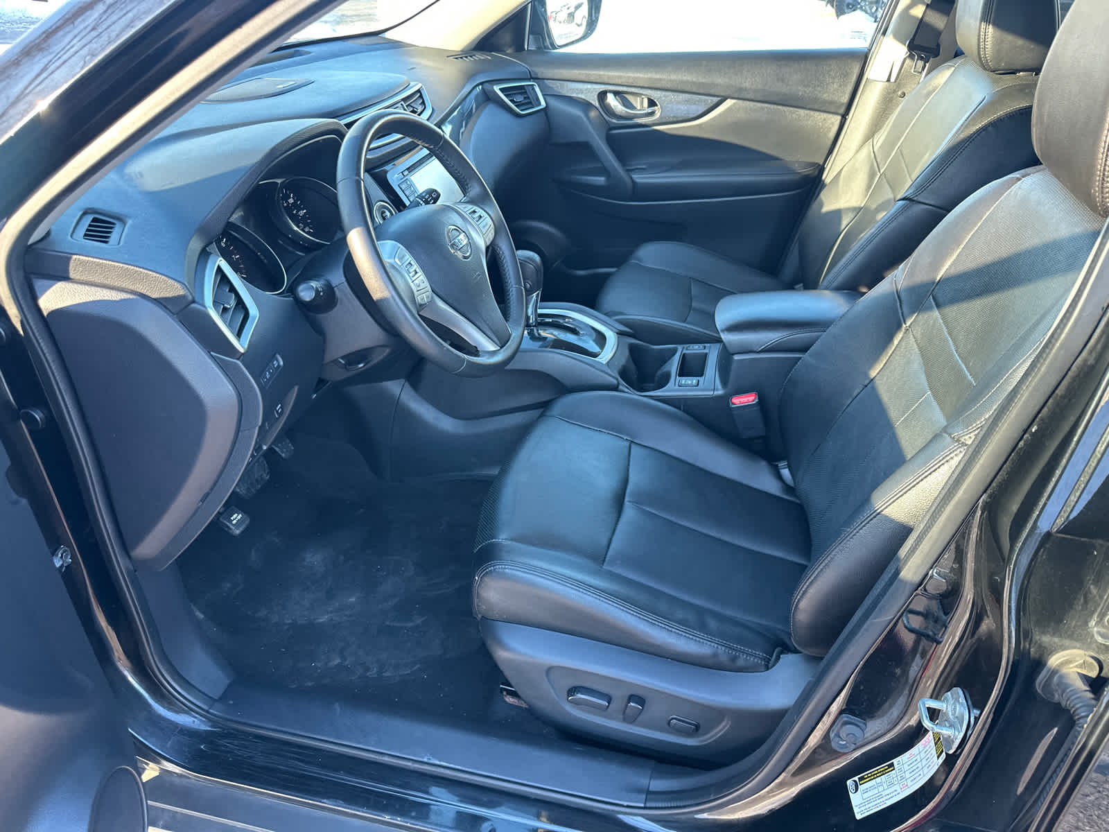 Thumbnail: 2016 Nissan Rogue - 15