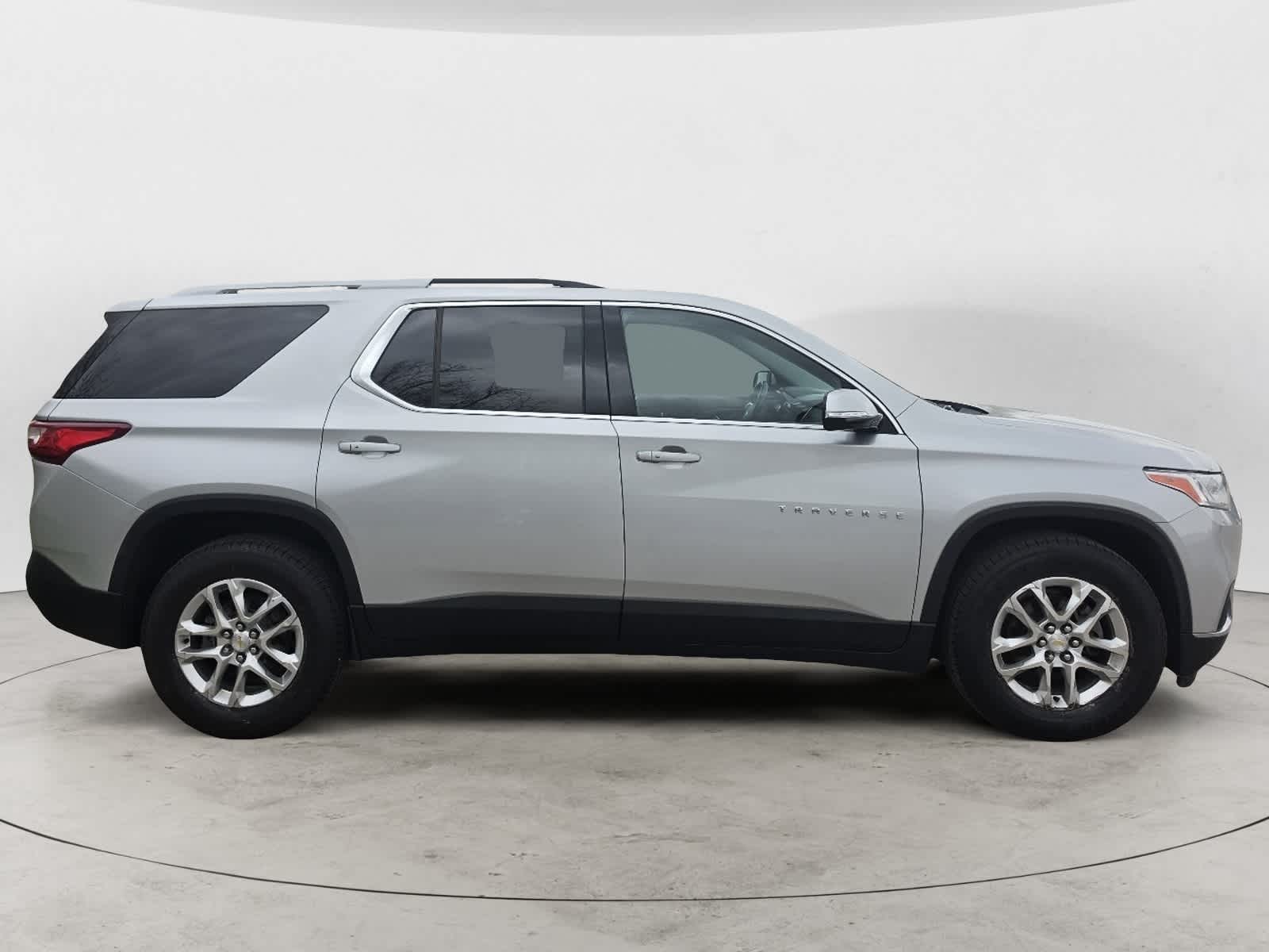 Thumbnail: 2018 Chevrolet Traverse - 4