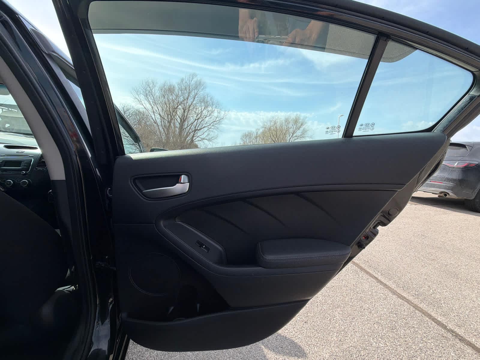 Thumbnail: 2017 Kia Forte - 10