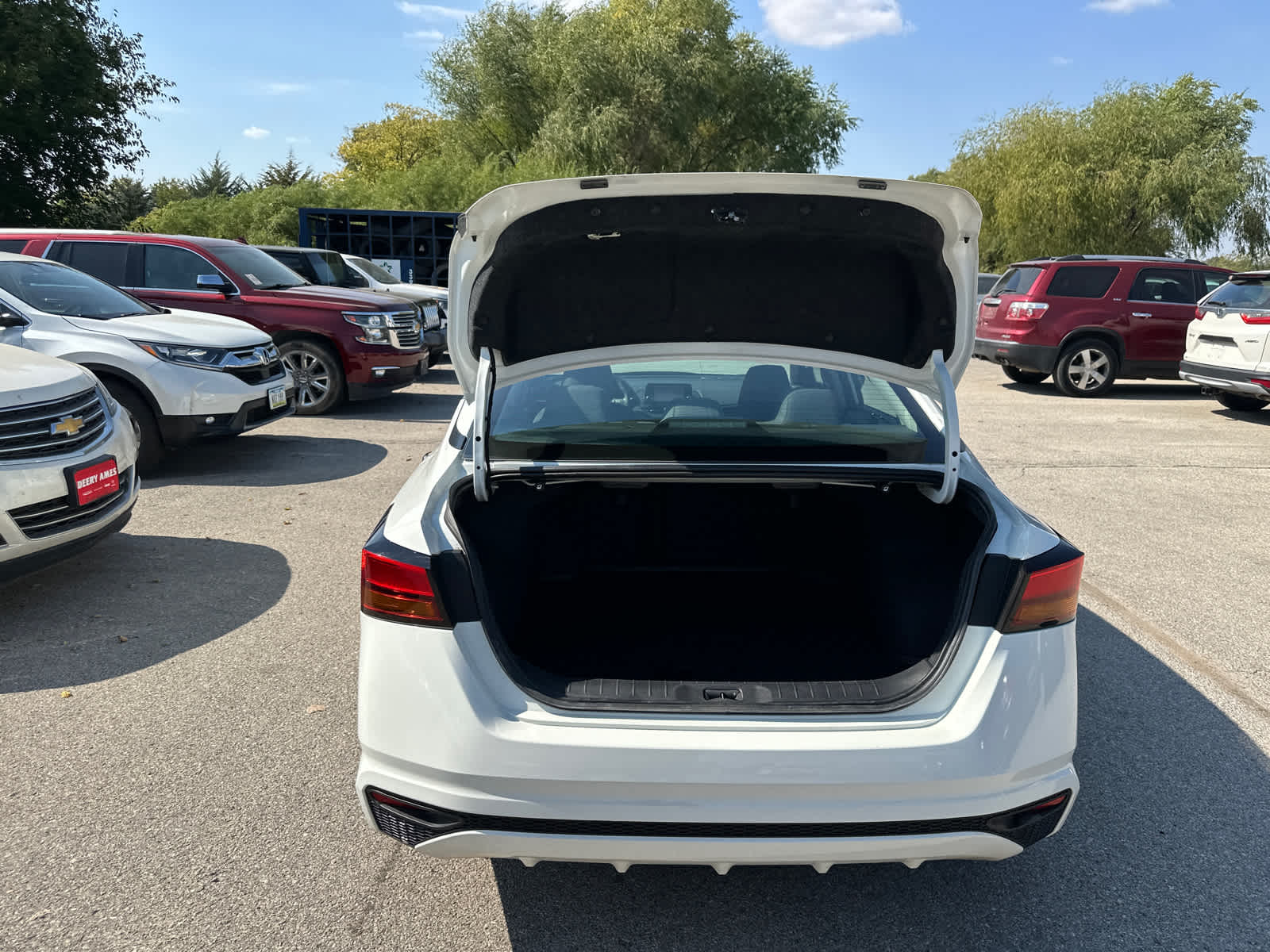 Thumbnail: 2022 Nissan Altima - 10