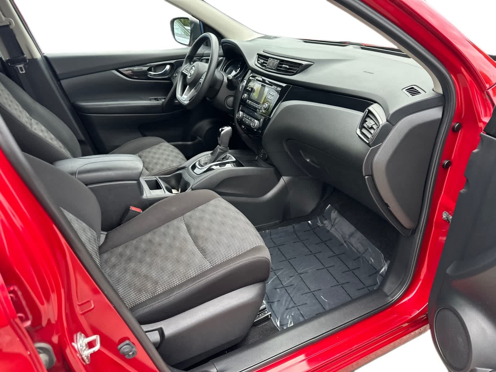 Thumbnail: 2018 Nissan Rogue Sport - 6