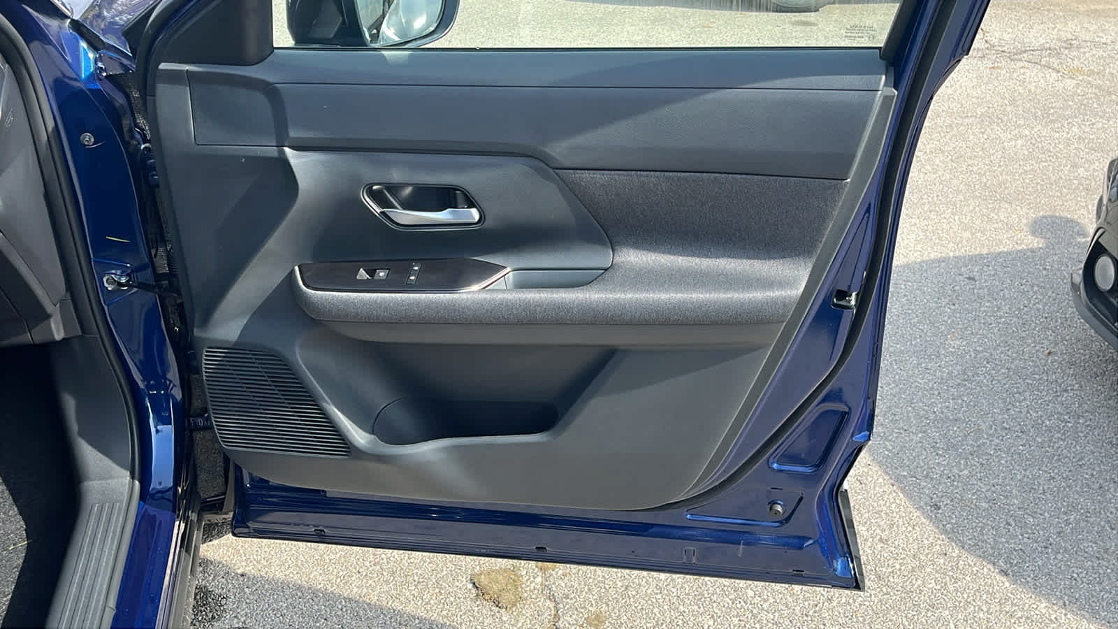 Thumbnail: 2026 Nissan Kicks - 9