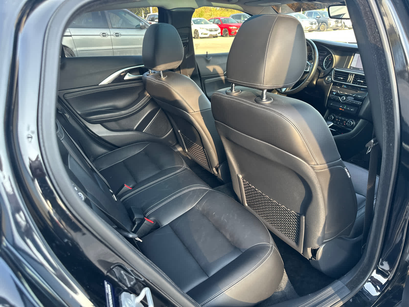 Thumbnail: 2018 INFINITI QX30 - 10