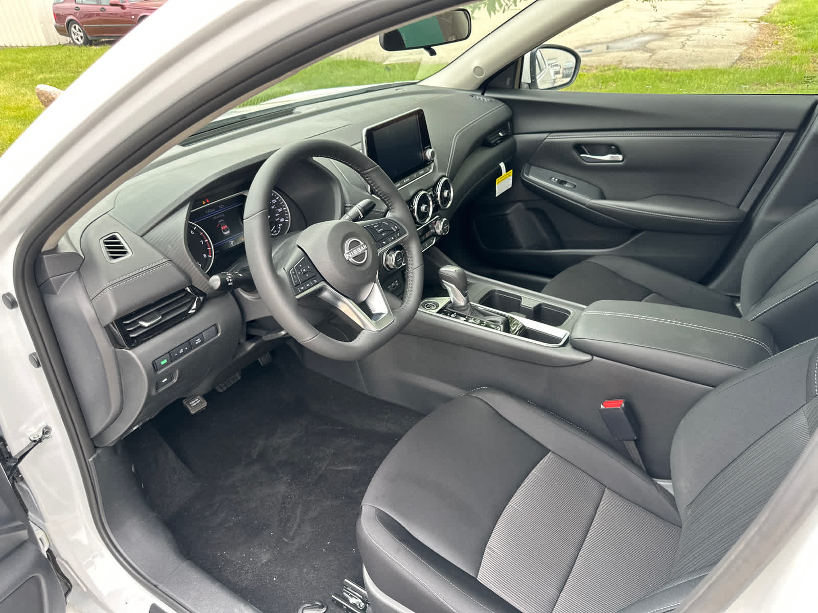 2025 Nissan Sentra SV 18