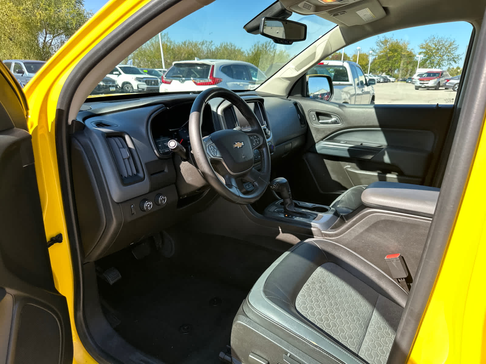 Thumbnail: 2015 Chevrolet Colorado - 15