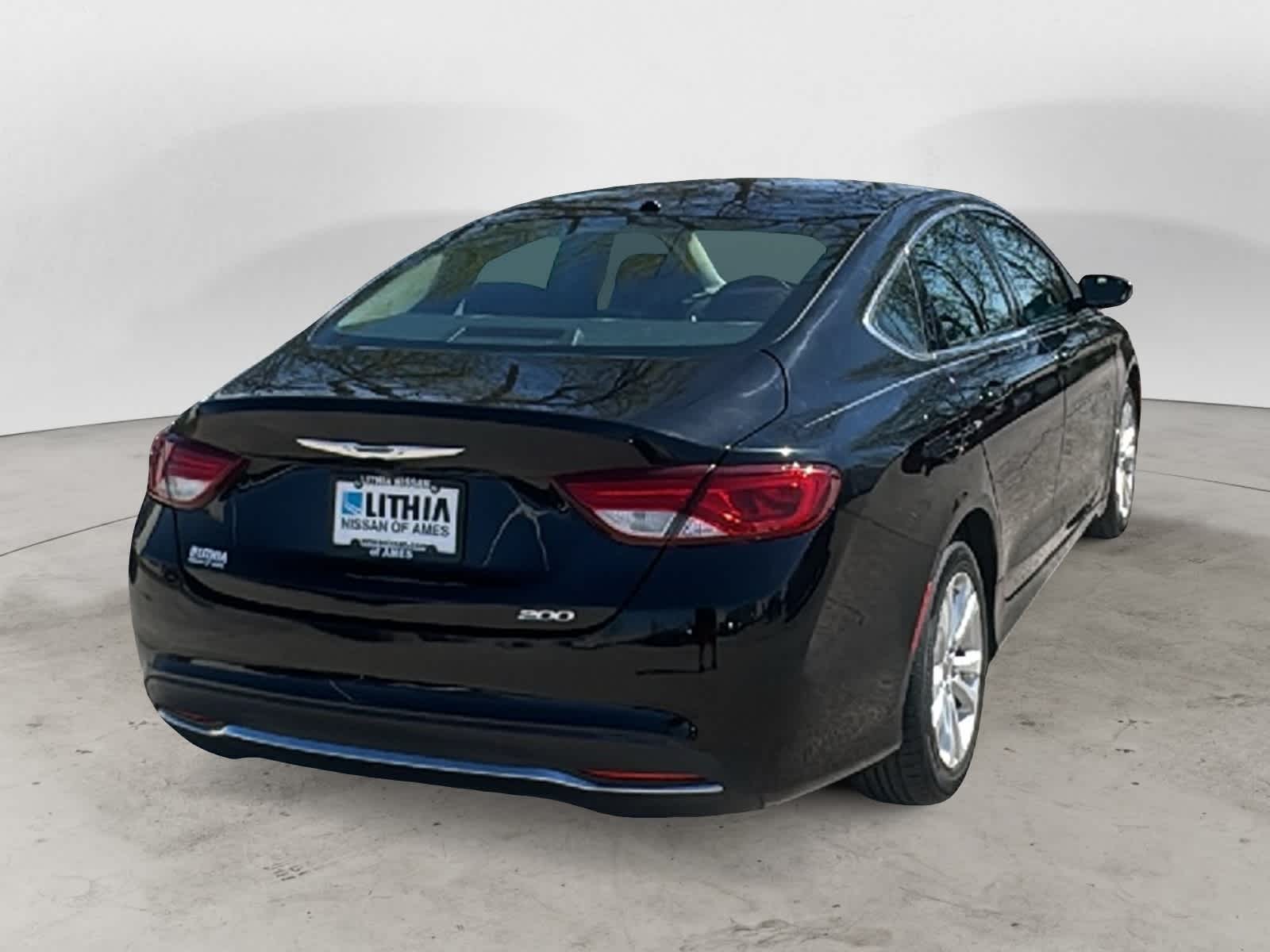 Thumbnail: 2015 Chrysler 200 - 4