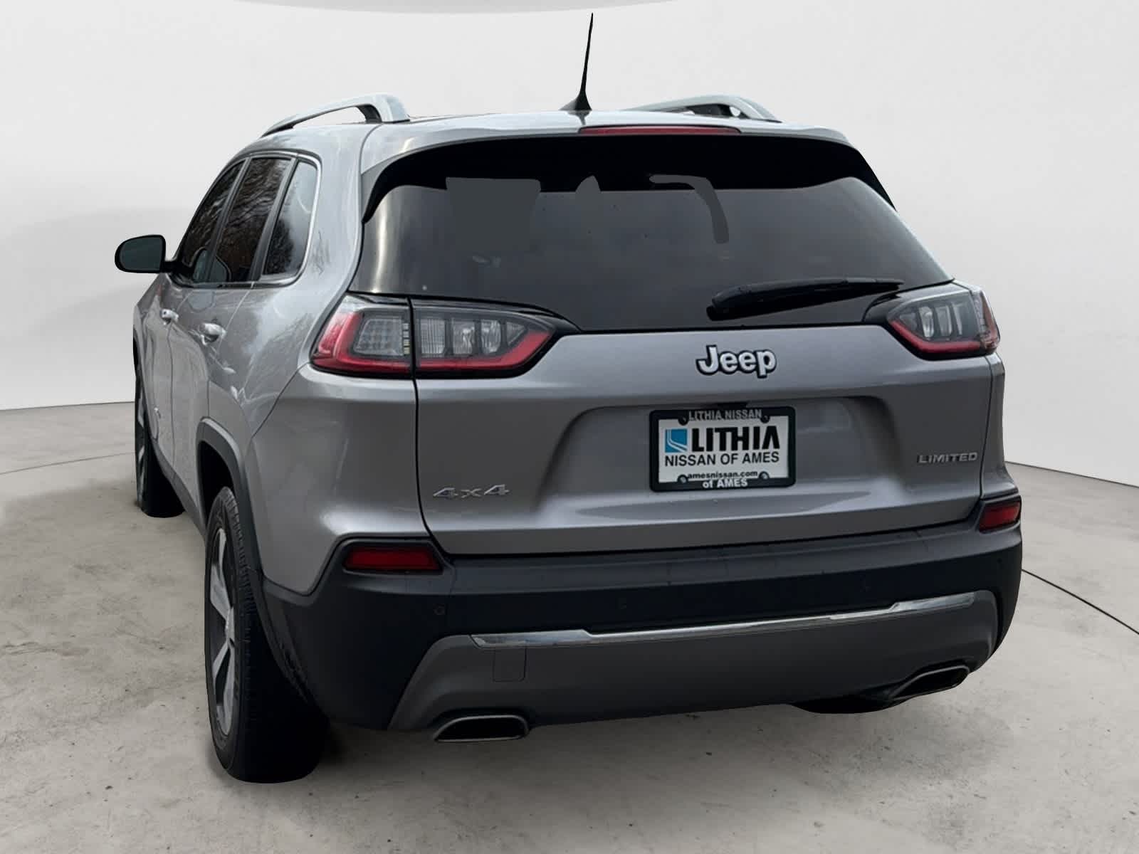 Thumbnail: 2019 Jeep Cherokee - 3