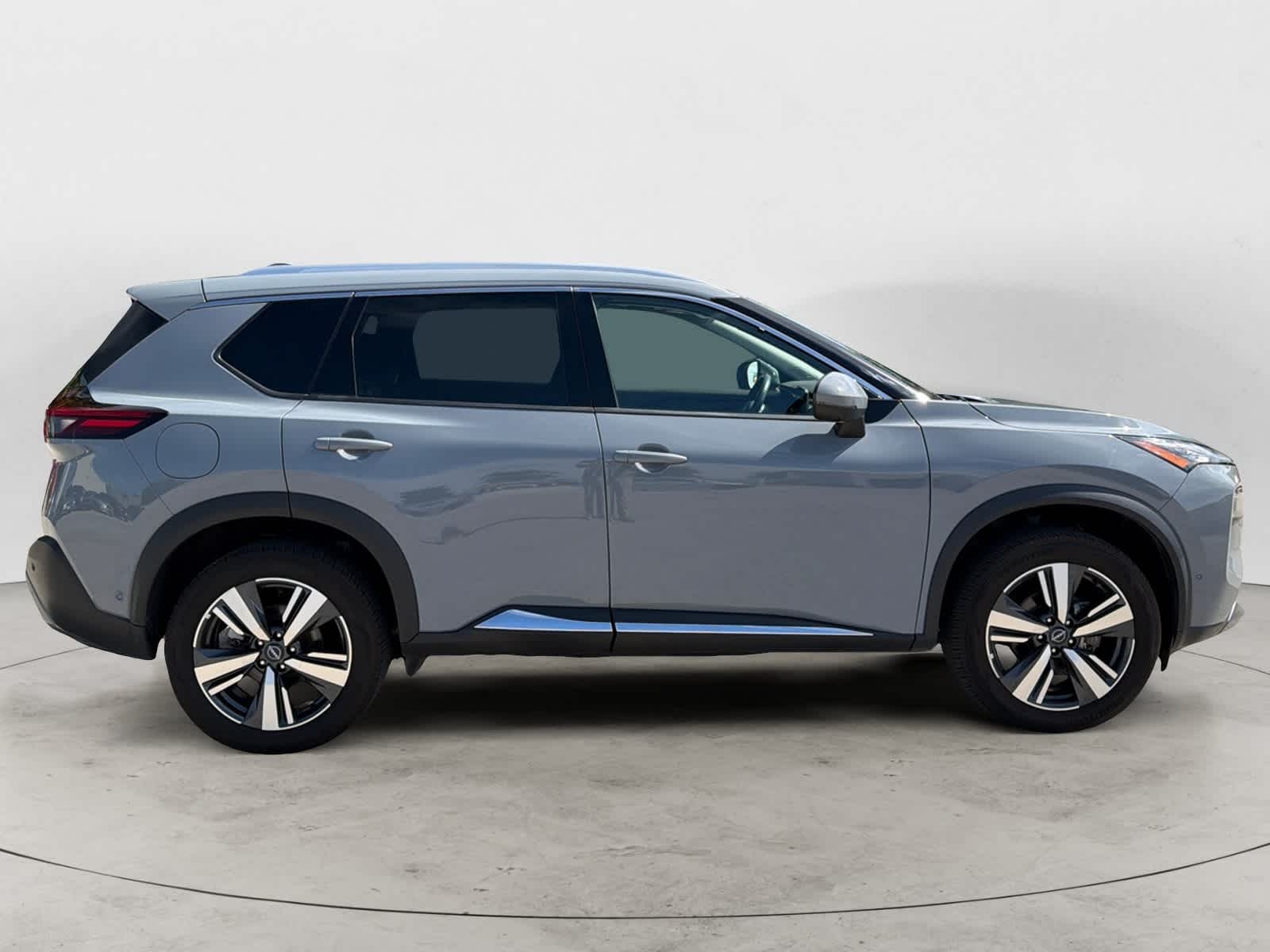 Thumbnail: 2023 Nissan Rogue - 5