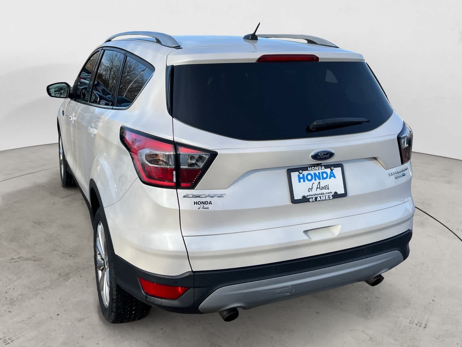 Thumbnail: 2017 Ford Escape - 3