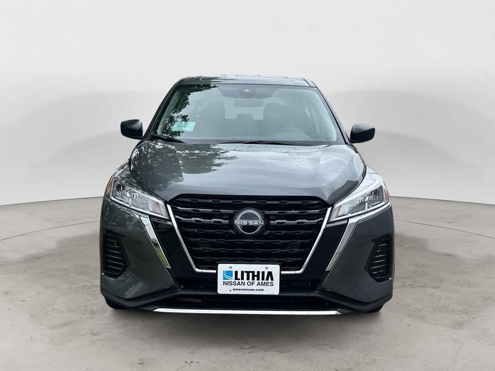2025 Nissan Kicks S 2