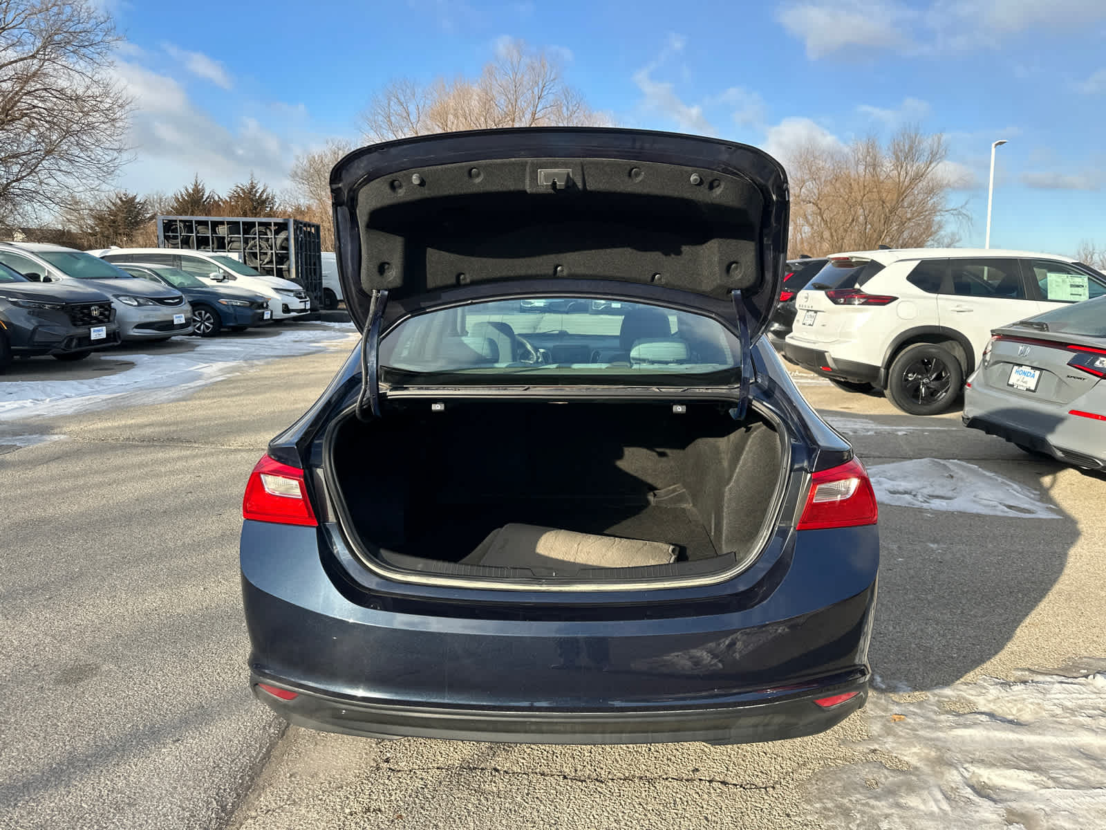 Thumbnail: 2016 Chevrolet Malibu - 9