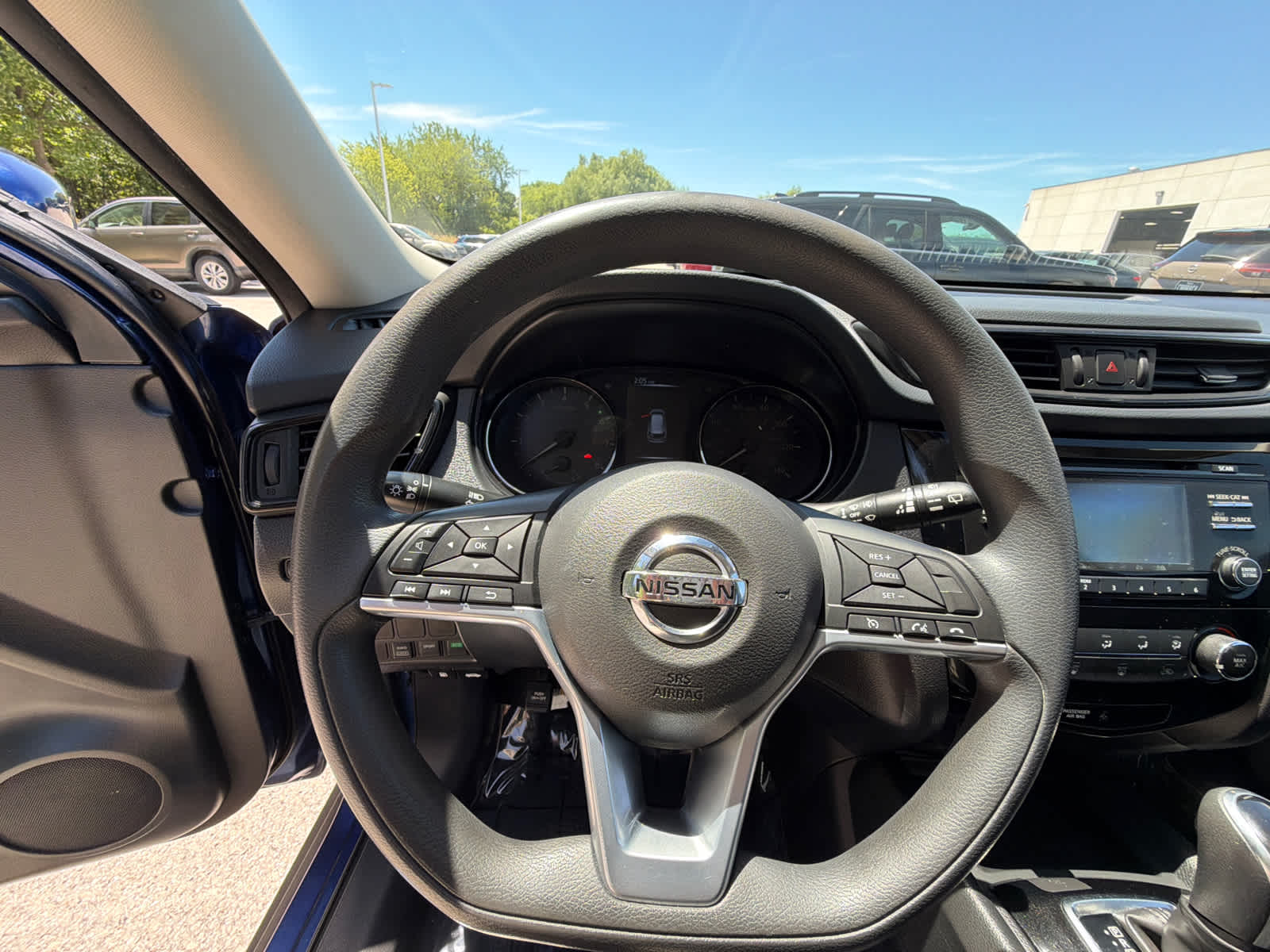 Thumbnail: 2017 Nissan Rogue - 20