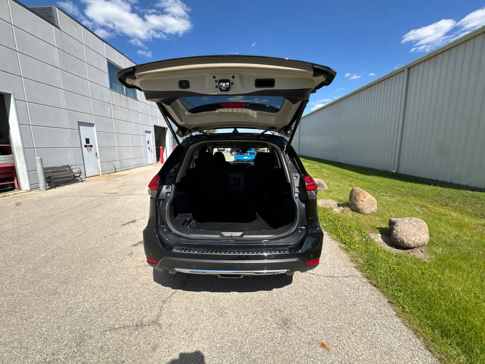 Thumbnail: 2020 Nissan Rogue - 15