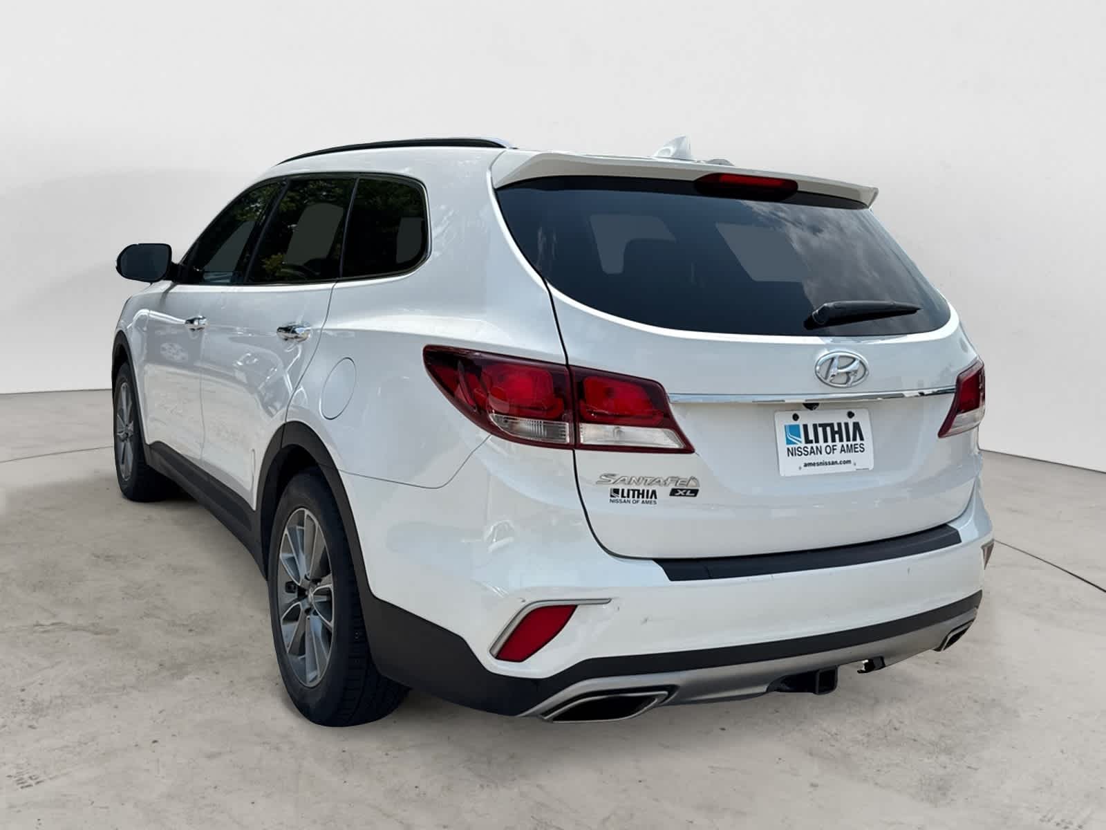 Thumbnail: 2019 Hyundai Santa Fe - 4