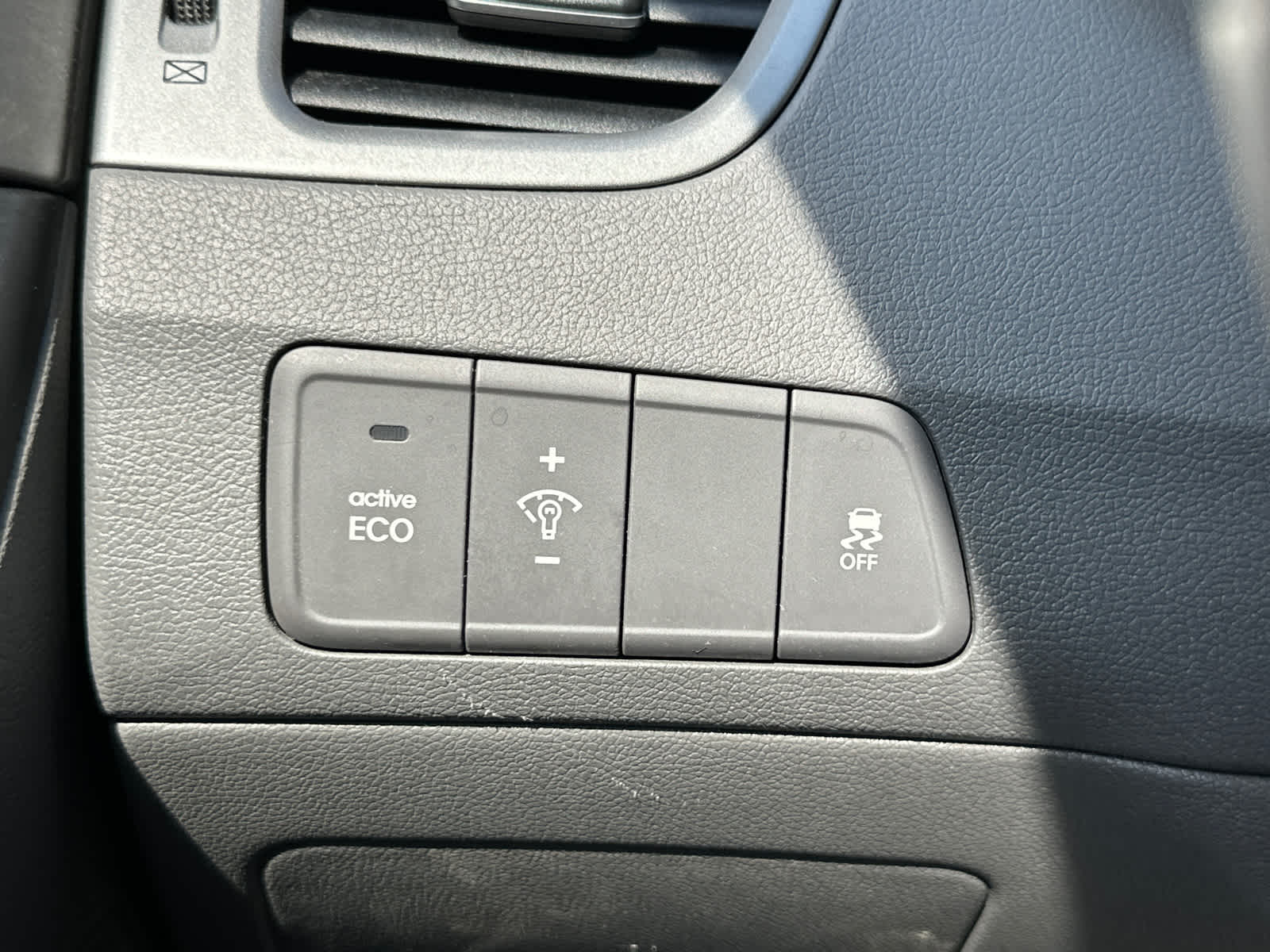 Thumbnail: 2016 Hyundai Elantra - 22